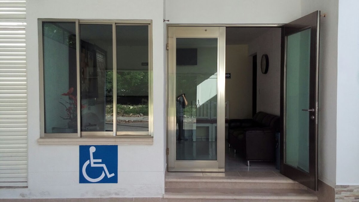 CONSULTORIO CENTRO MÉDICO DE LA MUJER