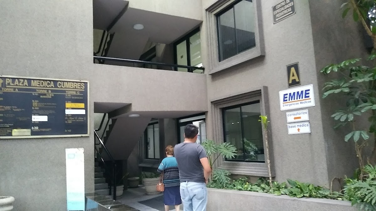 PLAZA MÉDICA CUMBRES — foto 4