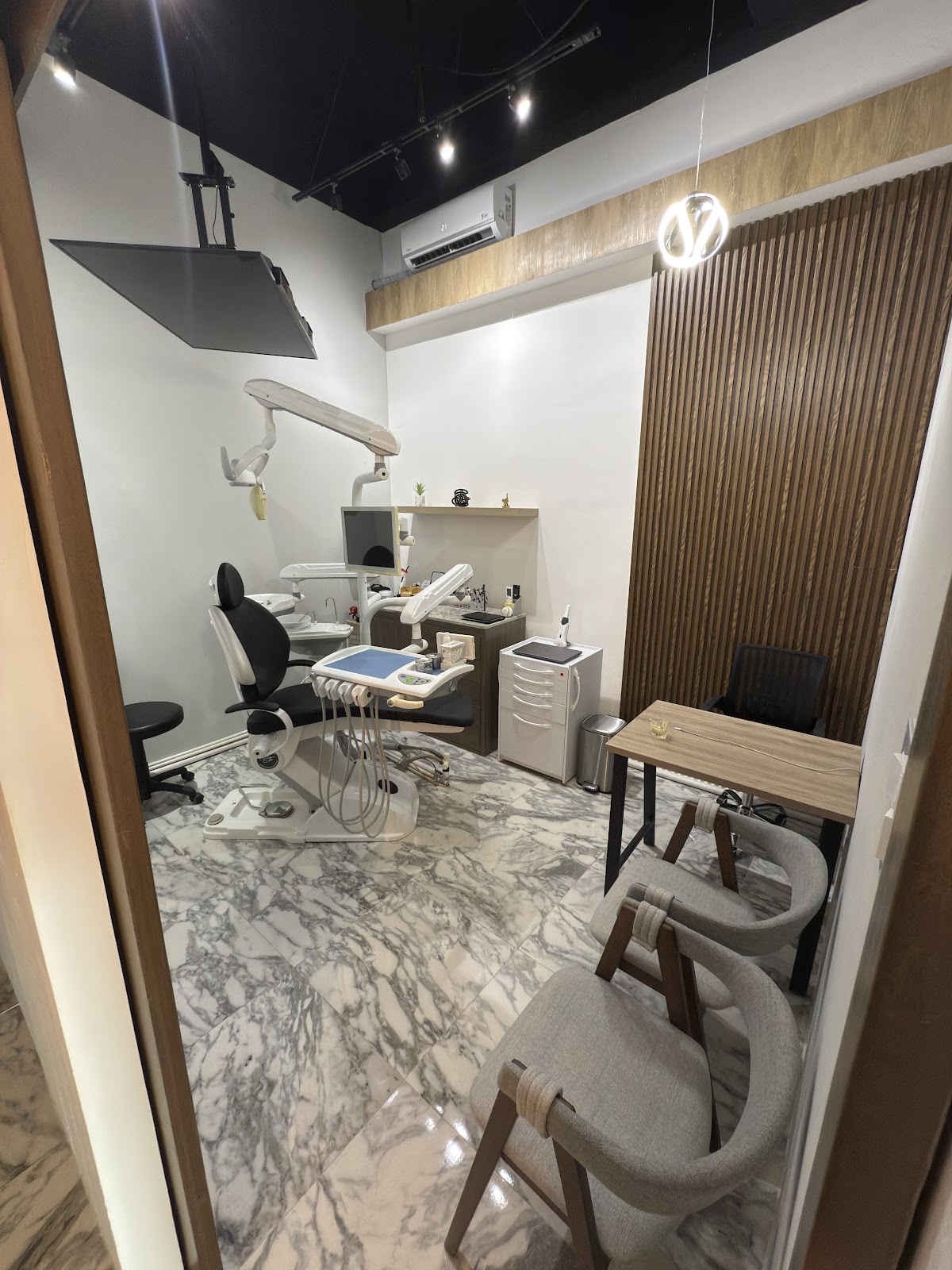 LUMINA DENTAL STUDIO — foto 2