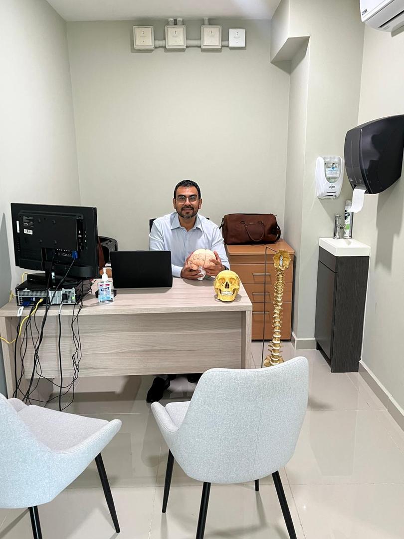 Neurocirujano Dr. Miguel Bernés — foto 4