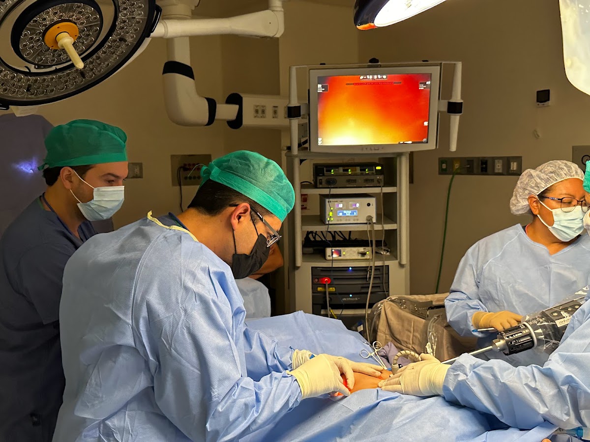 Dr. Benjamin Gloria Avila — foto 2