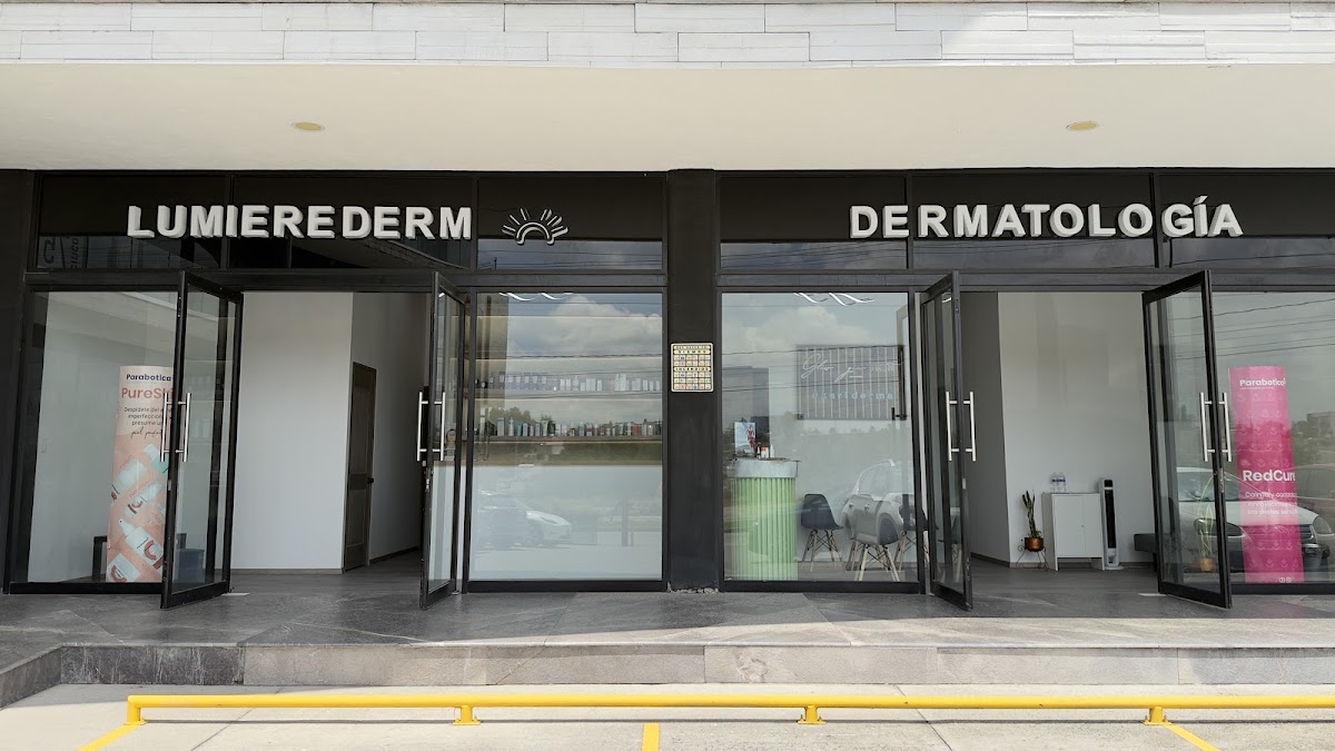 Dermatólogo Dra. Karina Flores / Kariderma