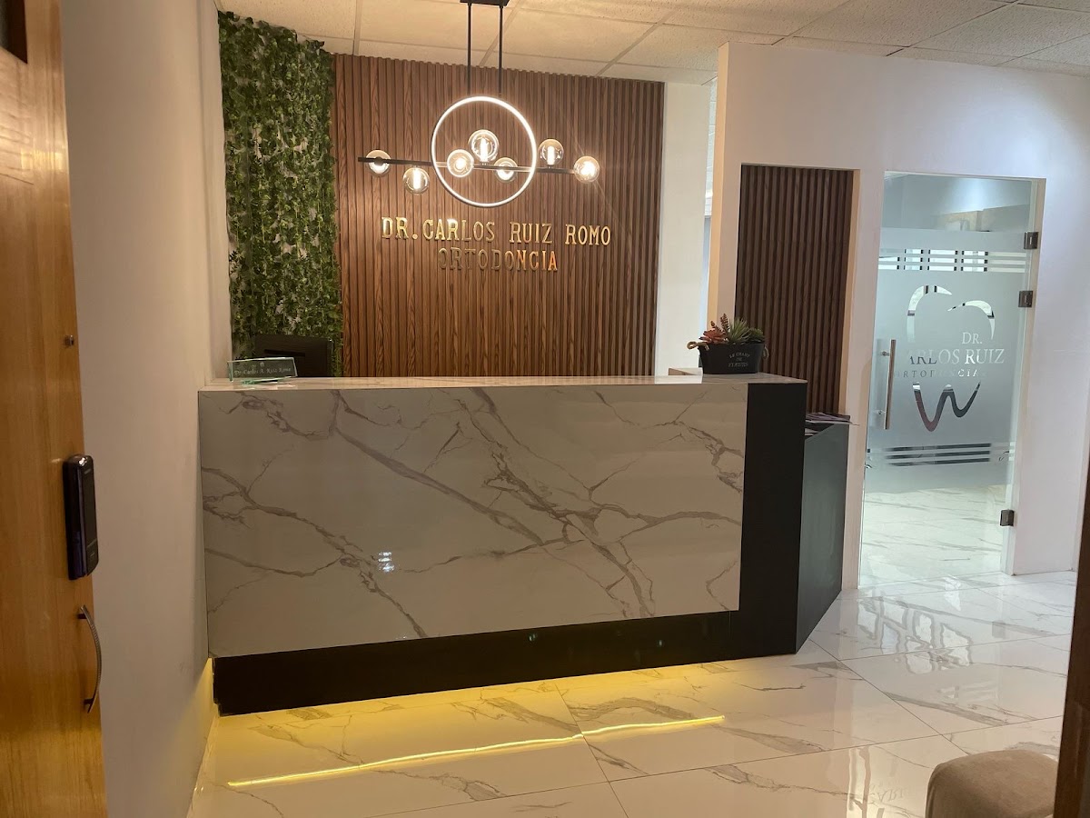 Dr. Carlos Ruiz Ortodoncia, Dentista — foto 2
