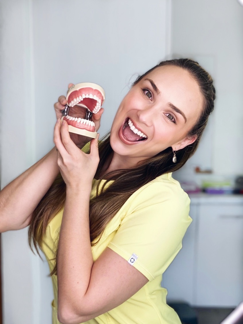 Dra. Marcela Ponce Dental Studio — foto 3