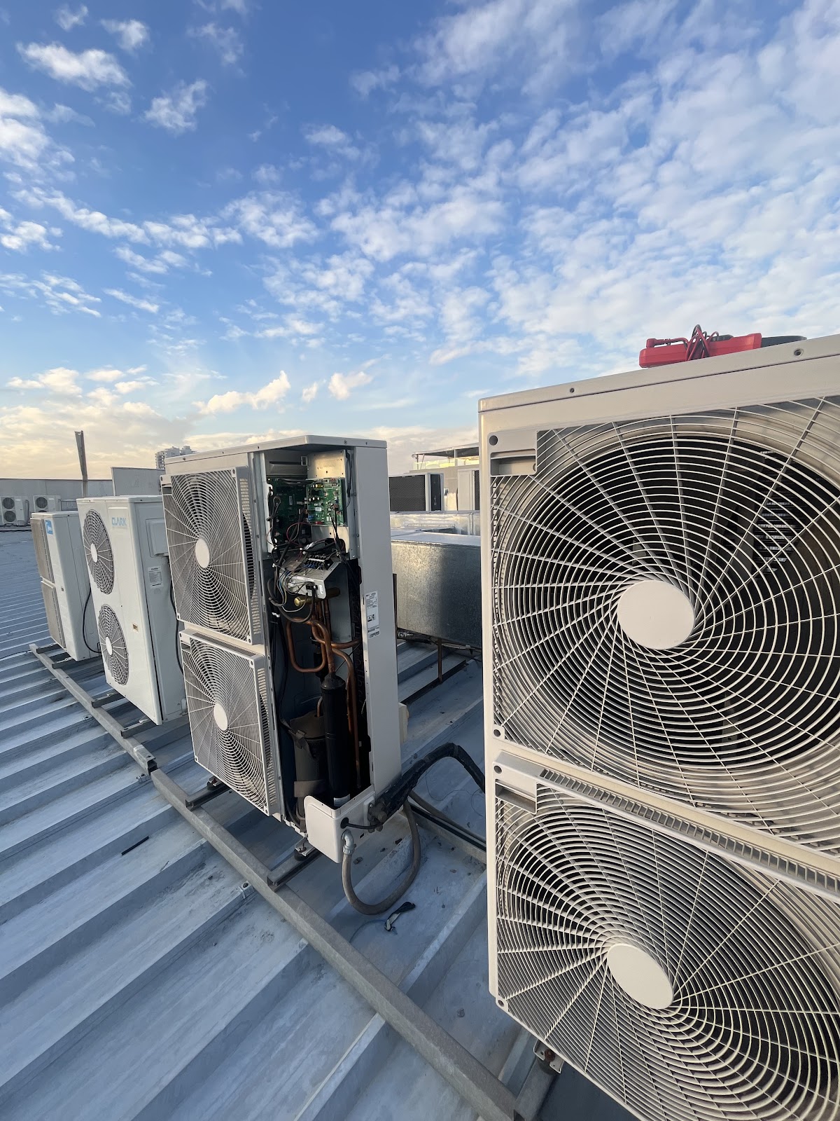 Climatización y Reparación de Placas Inverter | Electriclima Soluciones | Hogar, Comercial e Industrial en Santiago