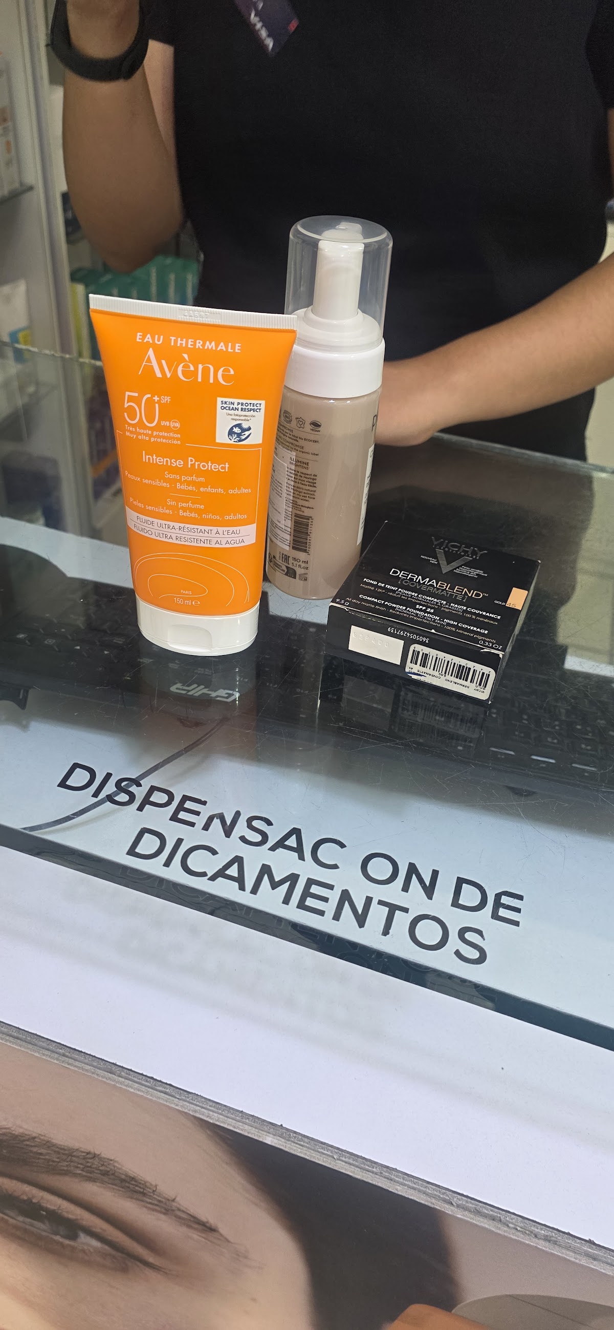 Farmacia Dermatológica Derma Global Sucursal Galerias — foto 4