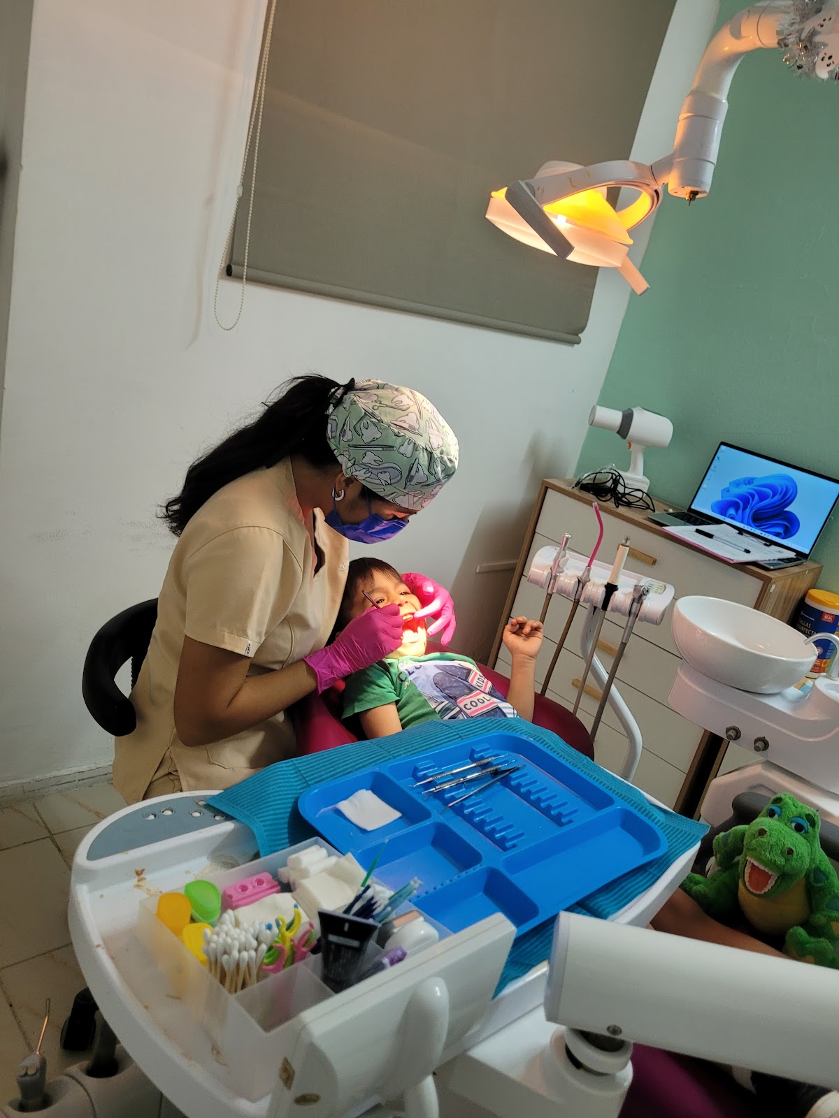 Dentinova clínica dental — foto 2