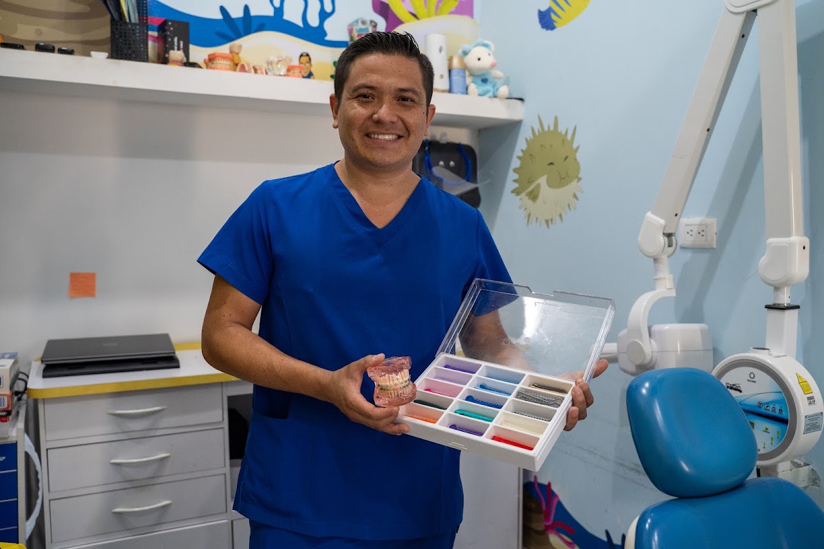 Clínica Dental Vitalclinic Mérida Miraflores | Dentistas, Odontopediatras & Brackets — foto 2