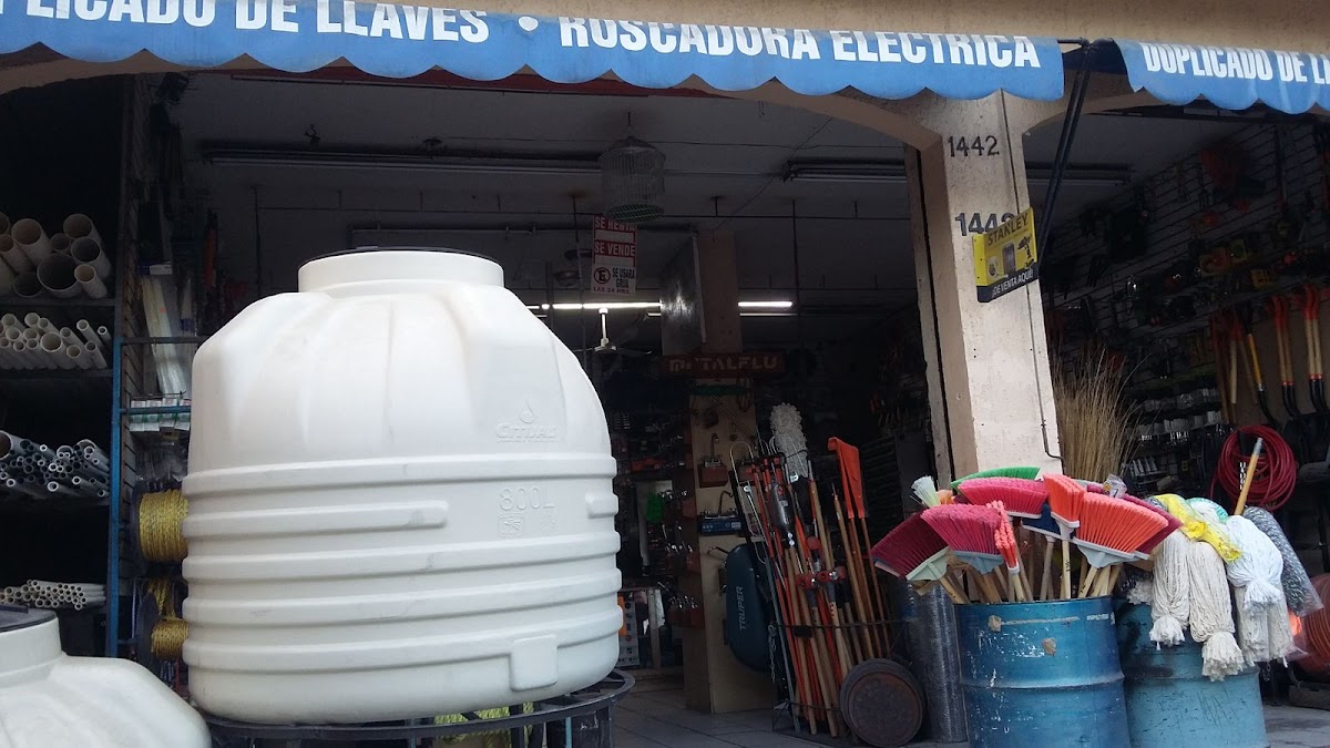 El Surtidor Del Plomero