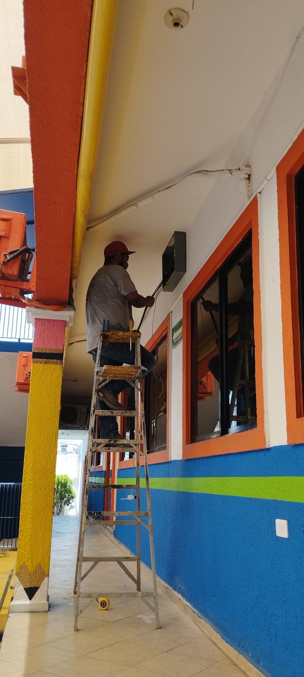 Mantenimientos Poniente (Plomero, Electricista, Herrería, Pintura) — foto 3
