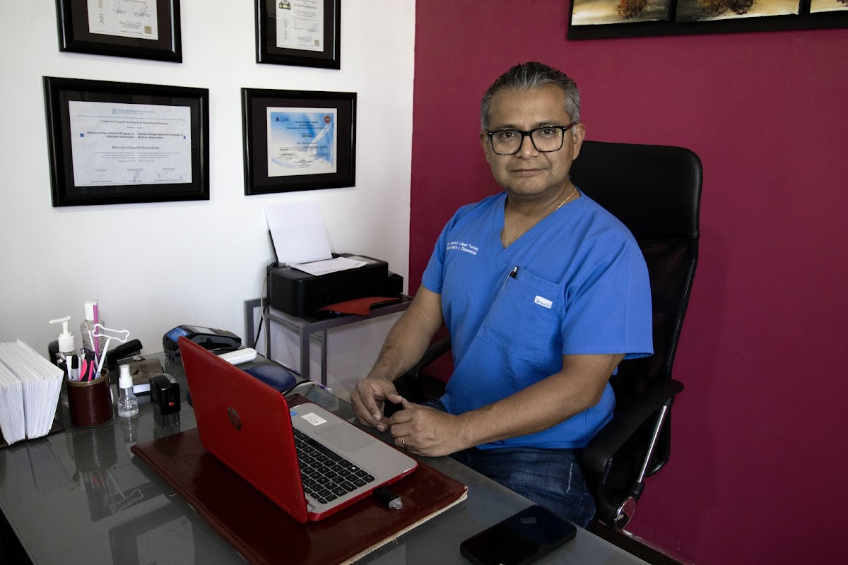Dr. Genaro López Torres