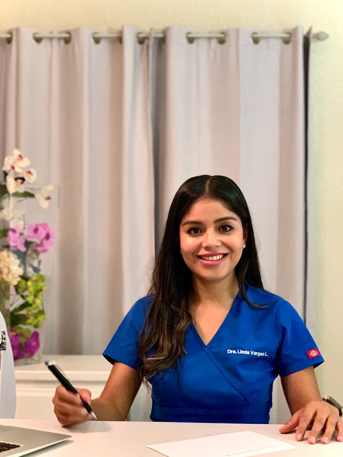 Dra. Linda Vargas, Ginecólogo