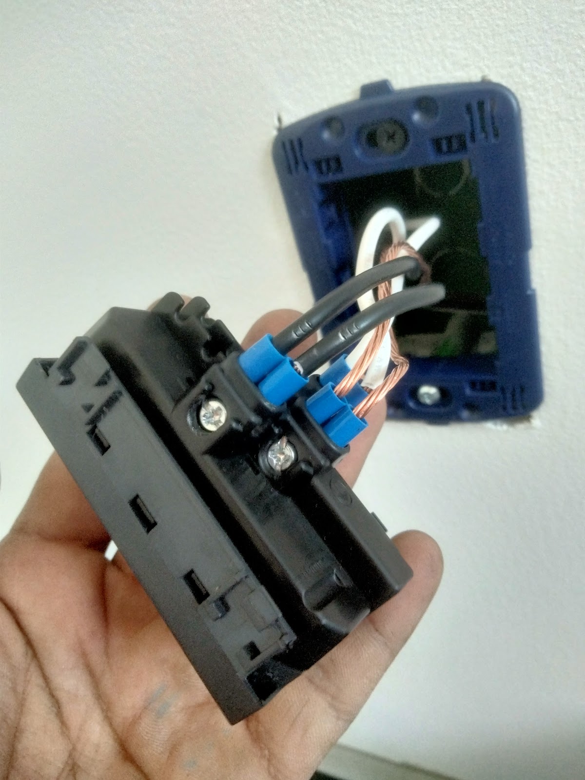 PHI Servicios Eléctricos — foto 3