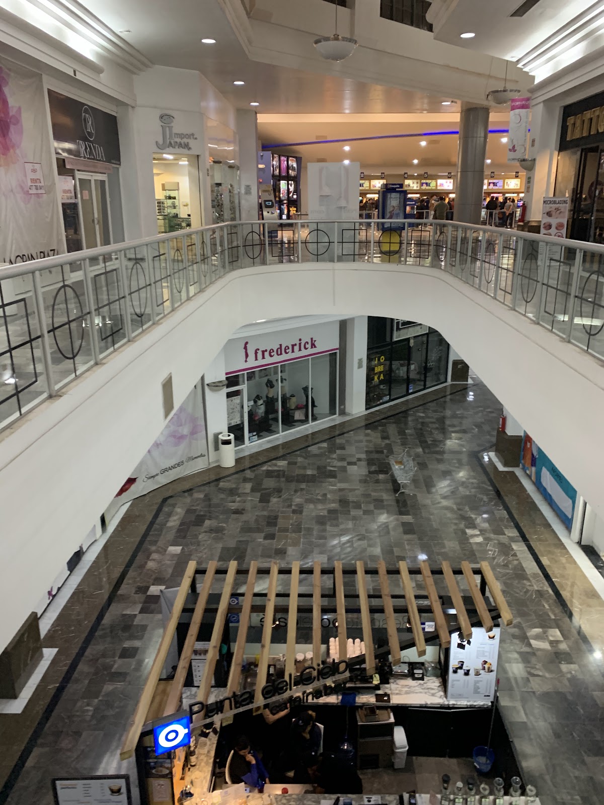 La Gran Plaza — foto 2