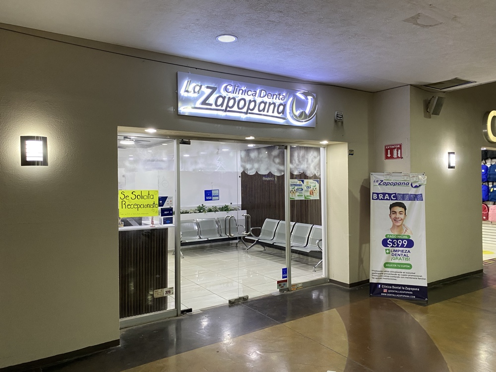 Clínica Dental La Zapopana – Dentista en Centro Sur — foto 2