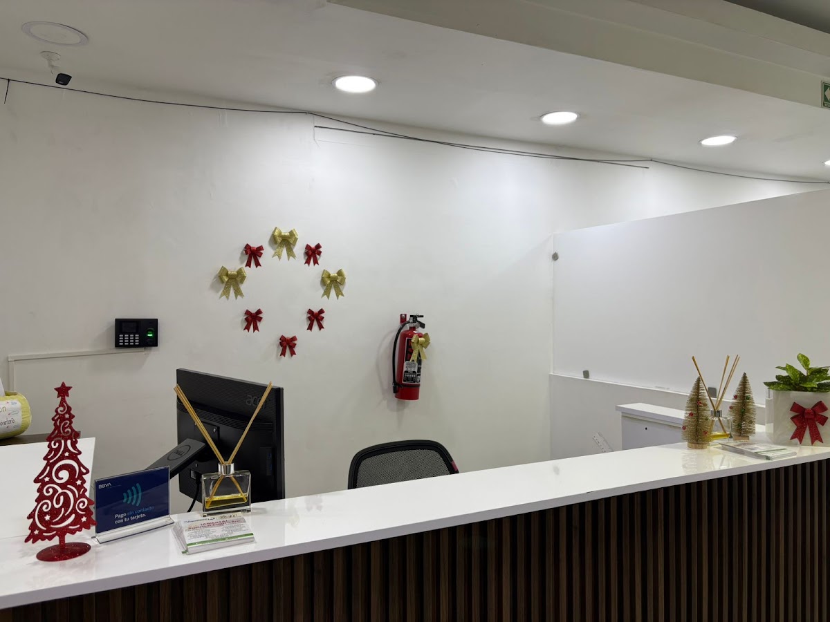 Clínica Dental La Zapopana – Dentista en Centro Sur — foto 3