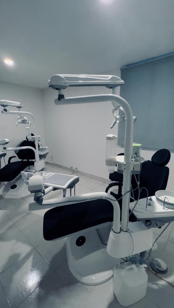 CIRUGIA MAXILOFACIAL Y ORTODONCIA — foto 3