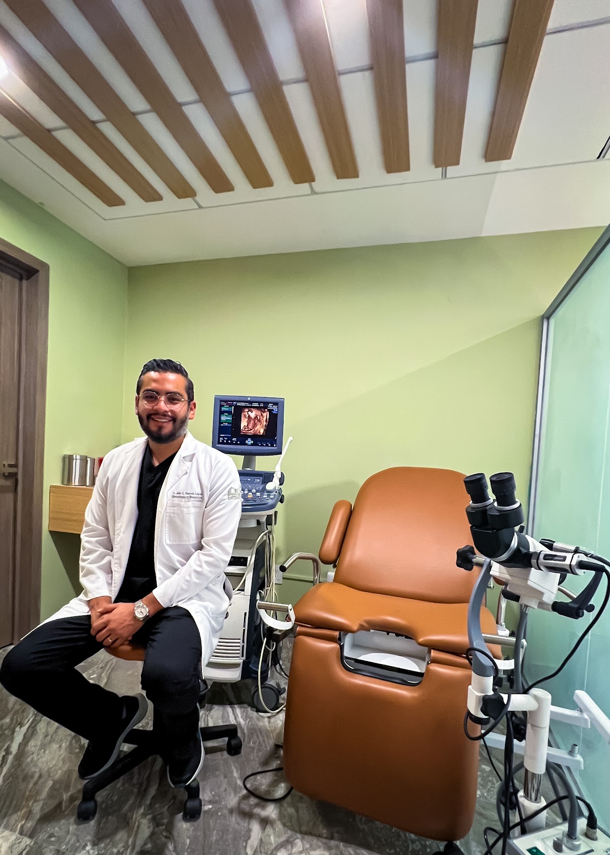 Dr. Julio Alarcón, Ginecología y Obstetricia. — foto 3