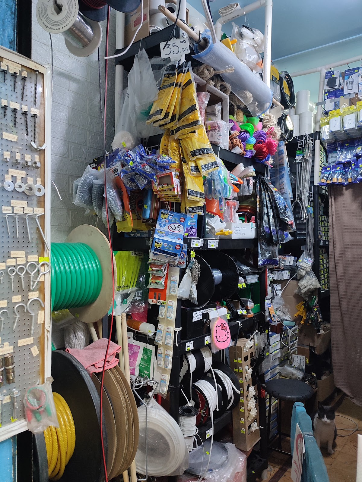 PLOMERÍA, TLAPALERIA, PAPELERÍA Y + — foto 4