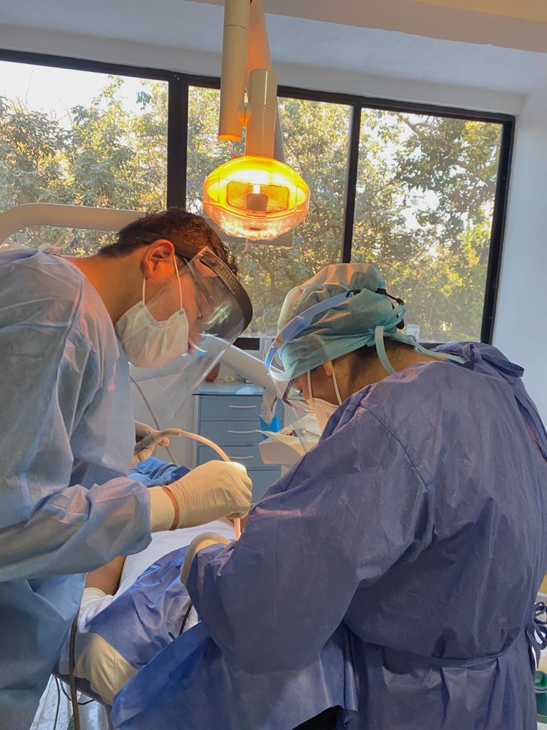 Dra Salgado especialista en n ortodonci. Manejo del dolor. Cirugía bucal…