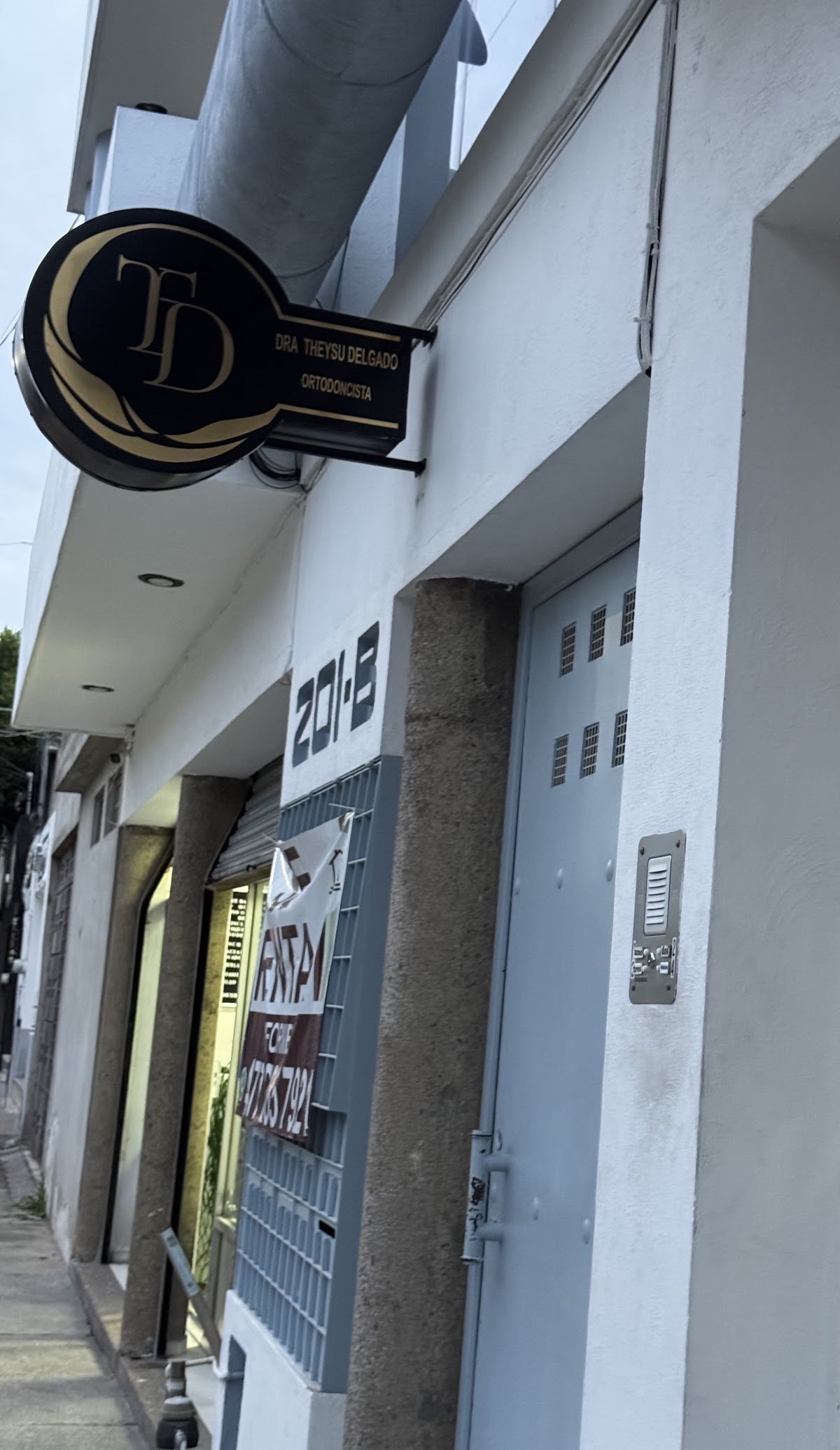 Ortodoncia Dra. Theysu Delgado | Alineadores Invisibles en León — foto 3