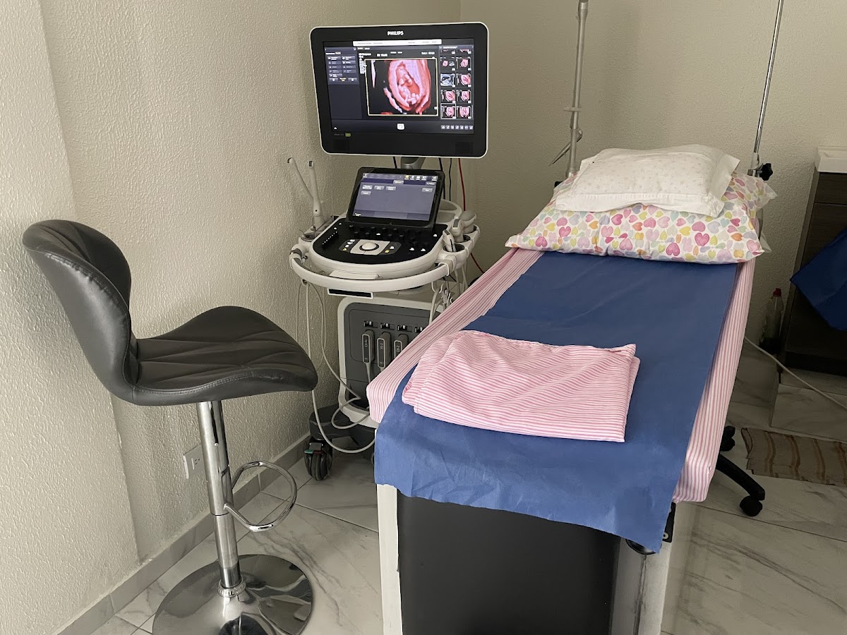 Dr. Fortunato López Velasco. Salud Integral de la Mujer. — foto 4