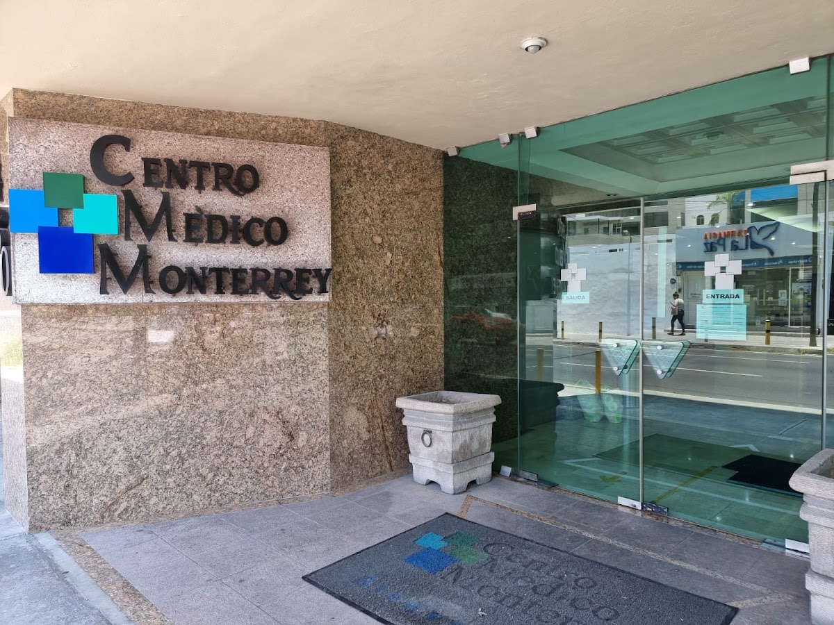 Dr. Juan Carlos Robles Méndez Dermatólogo — foto 2