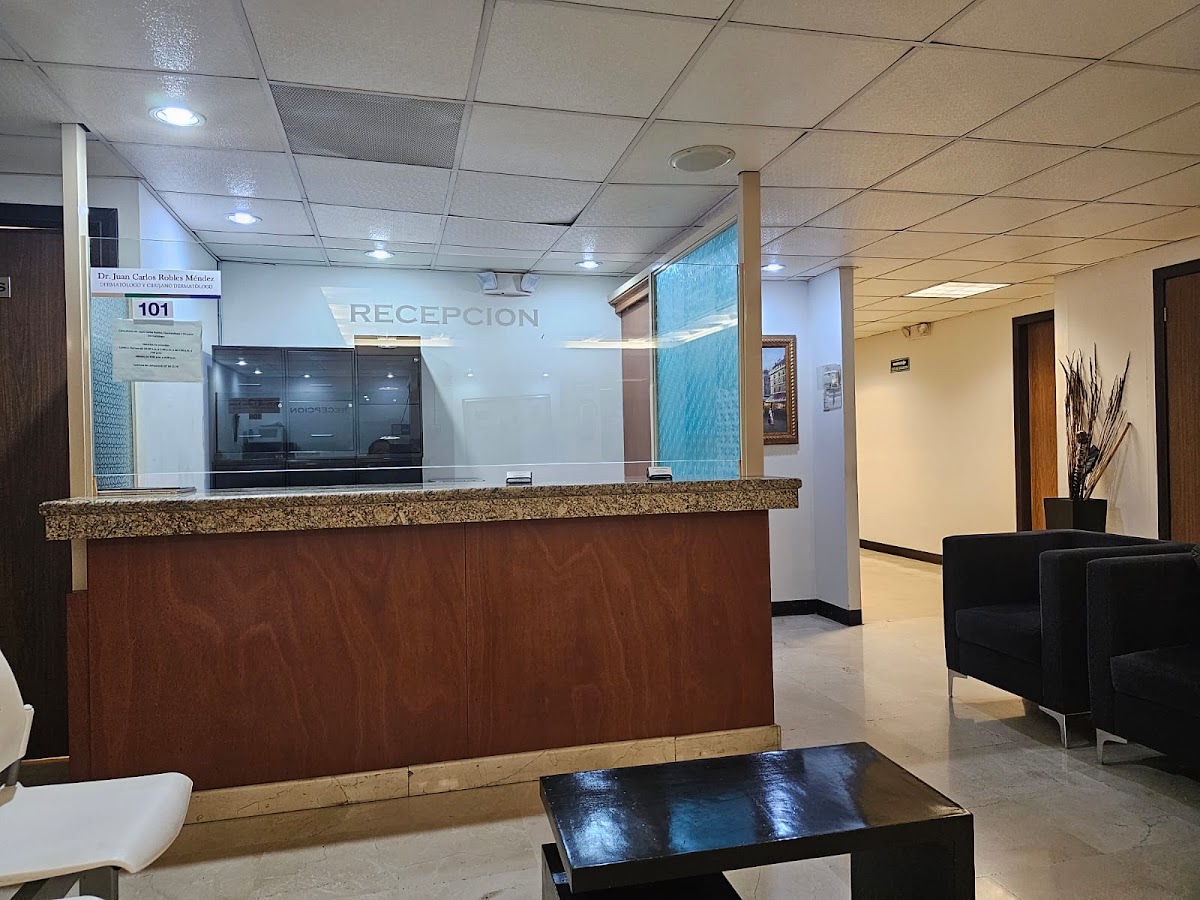 Dr. Juan Carlos Robles Méndez Dermatólogo — foto 4