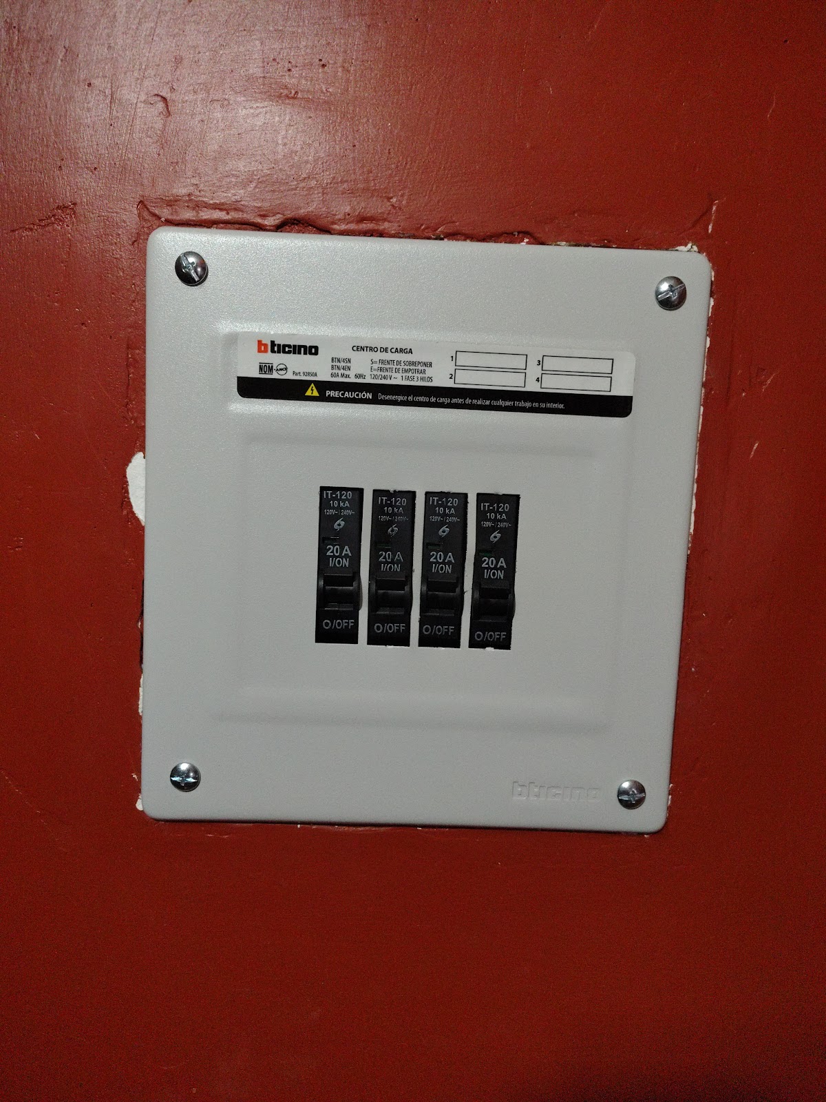 Electricista Gallardo, Otras zonas