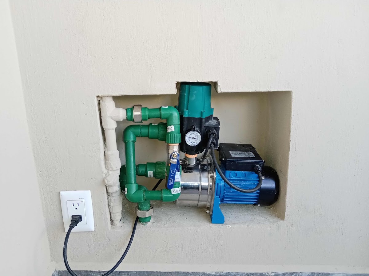 Rep & Solu - Plomero, Electricista y Gas Domestico — foto 2
