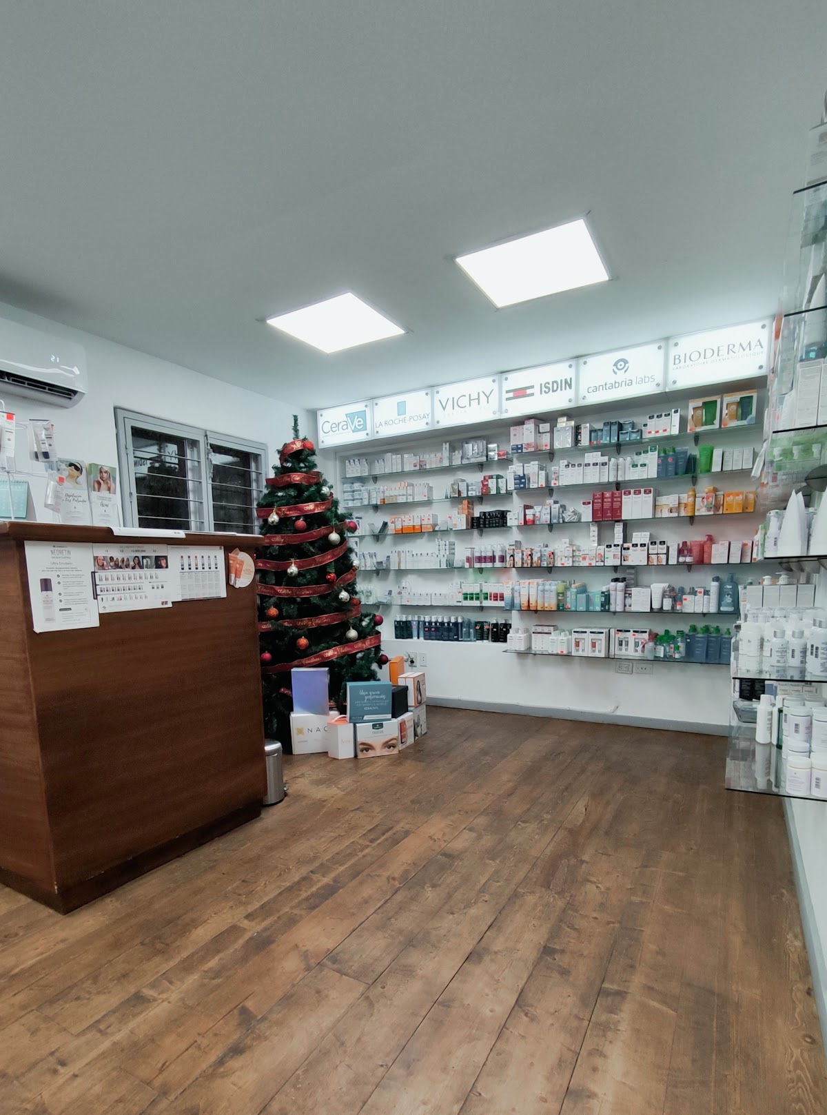 DERMADEA Clínica y Farmacia Dermatológica — foto 2
