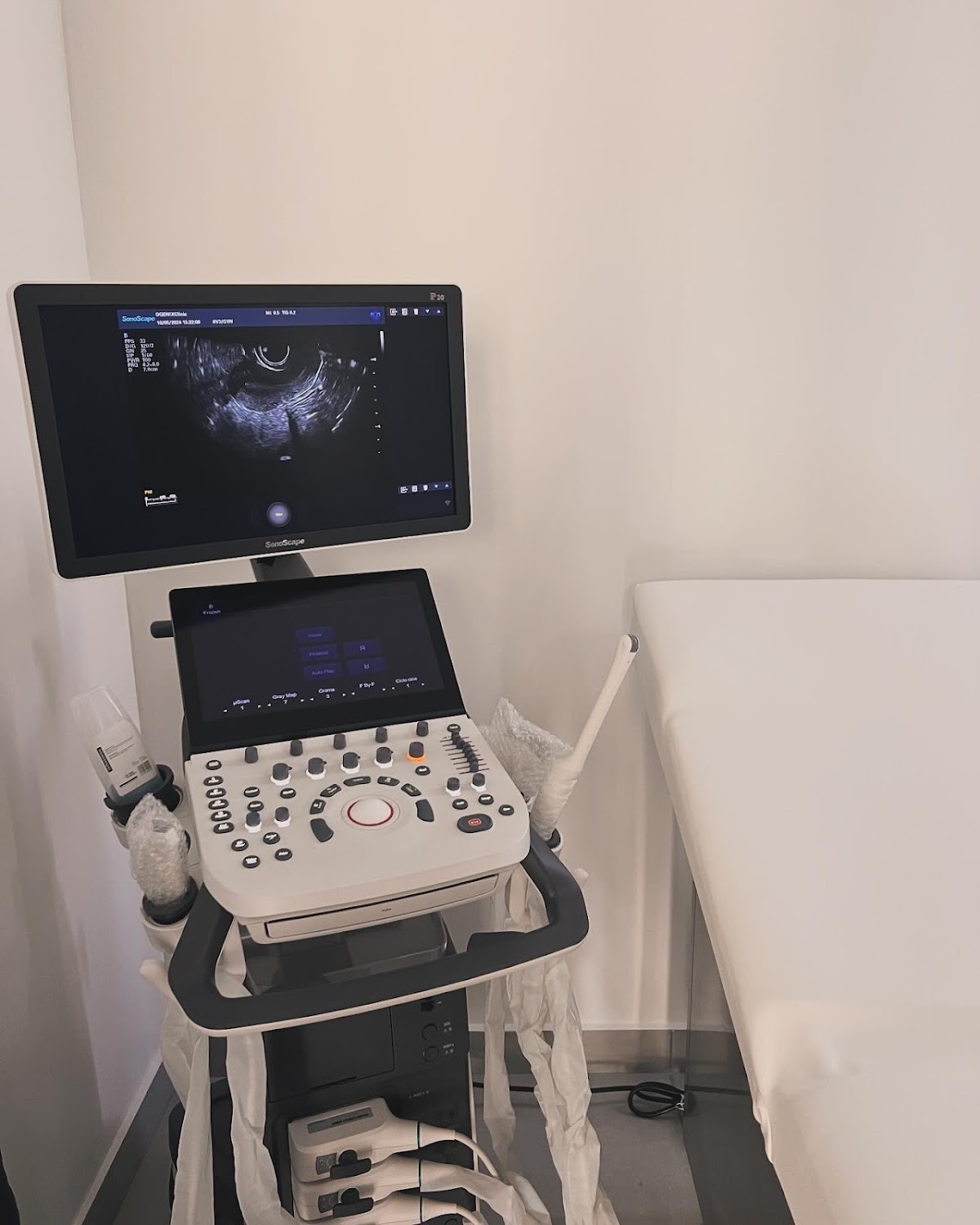 Dr Javier Piri Ginecólogo Especialista en Fertilidad & Cirugía de mínima… — foto 3