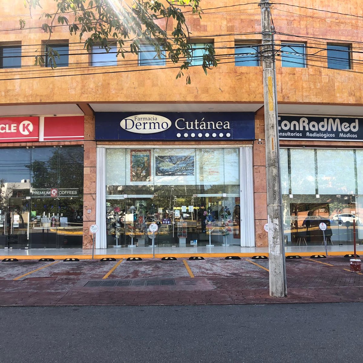 Farmacias YZA Pabellon Caribe