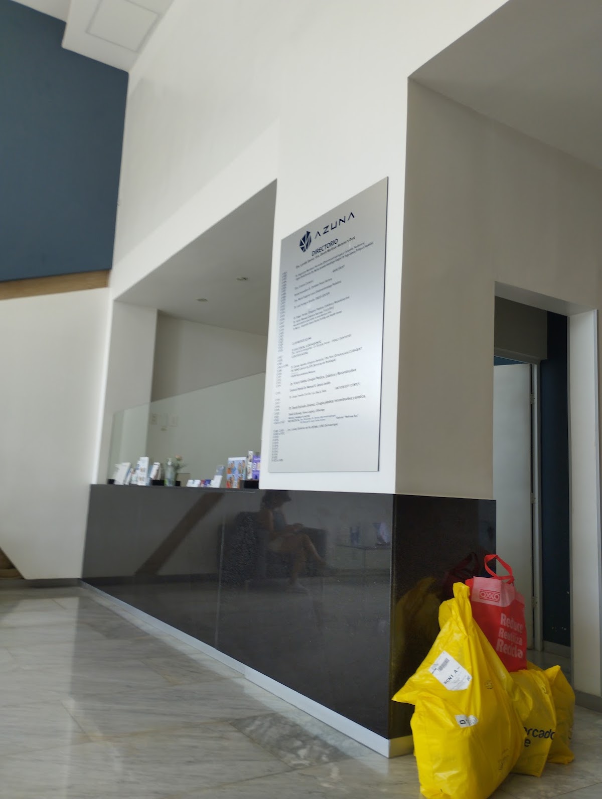 Azuna Professional Medical Center — foto 3