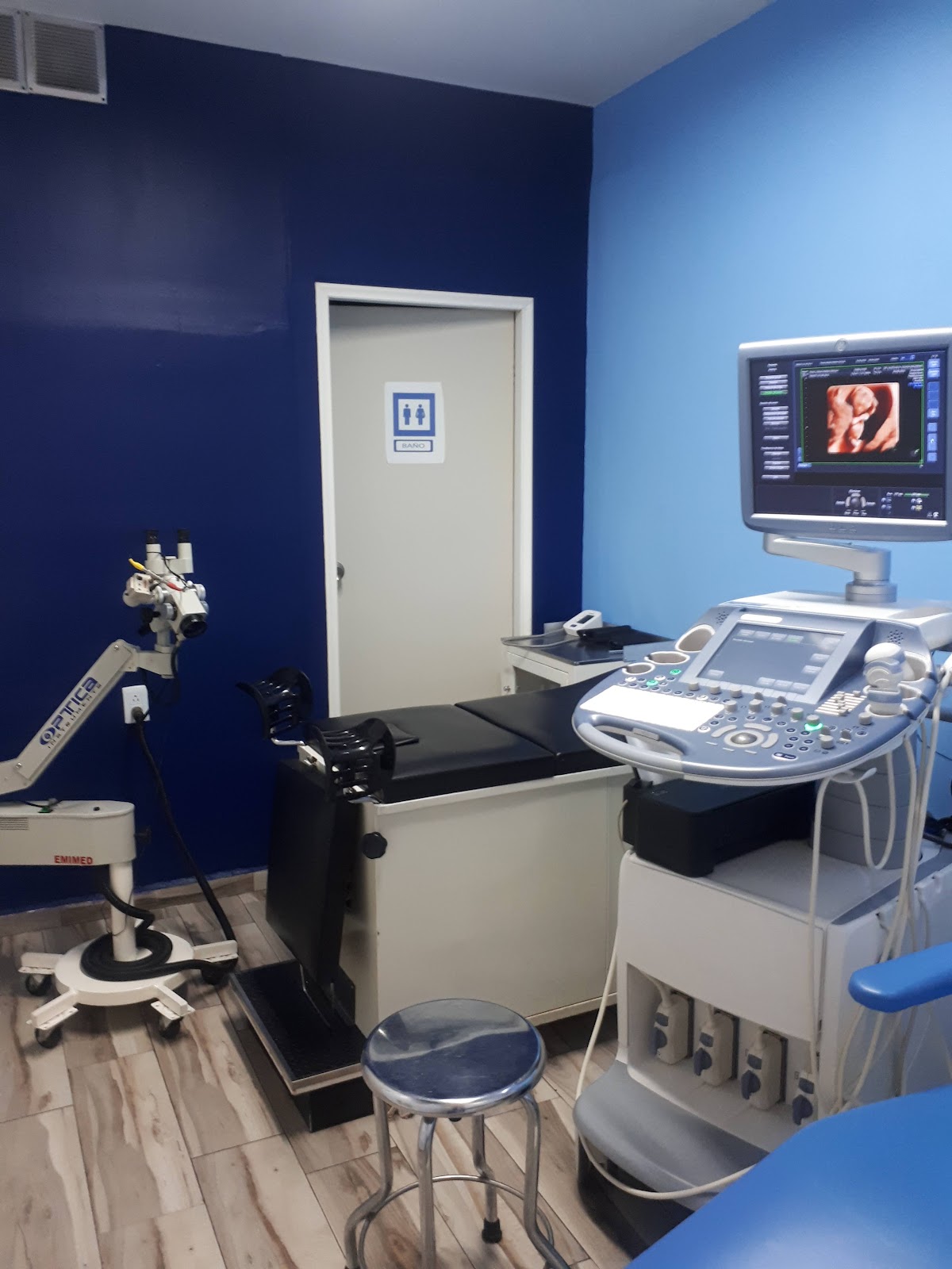 Dr. Gustavo Arturo Ochoa Balderas - Uroginecólogo