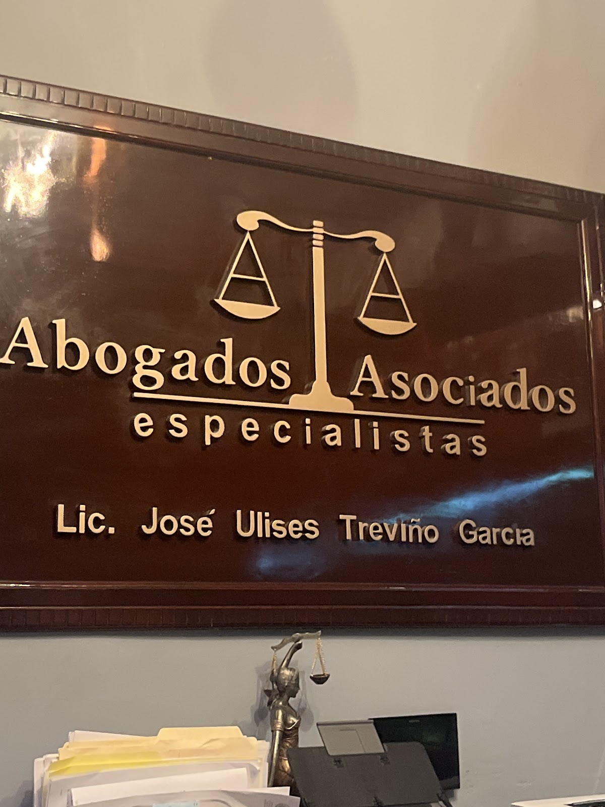 Abogados en Monterrey | ULISES TREVIÑO — foto 2