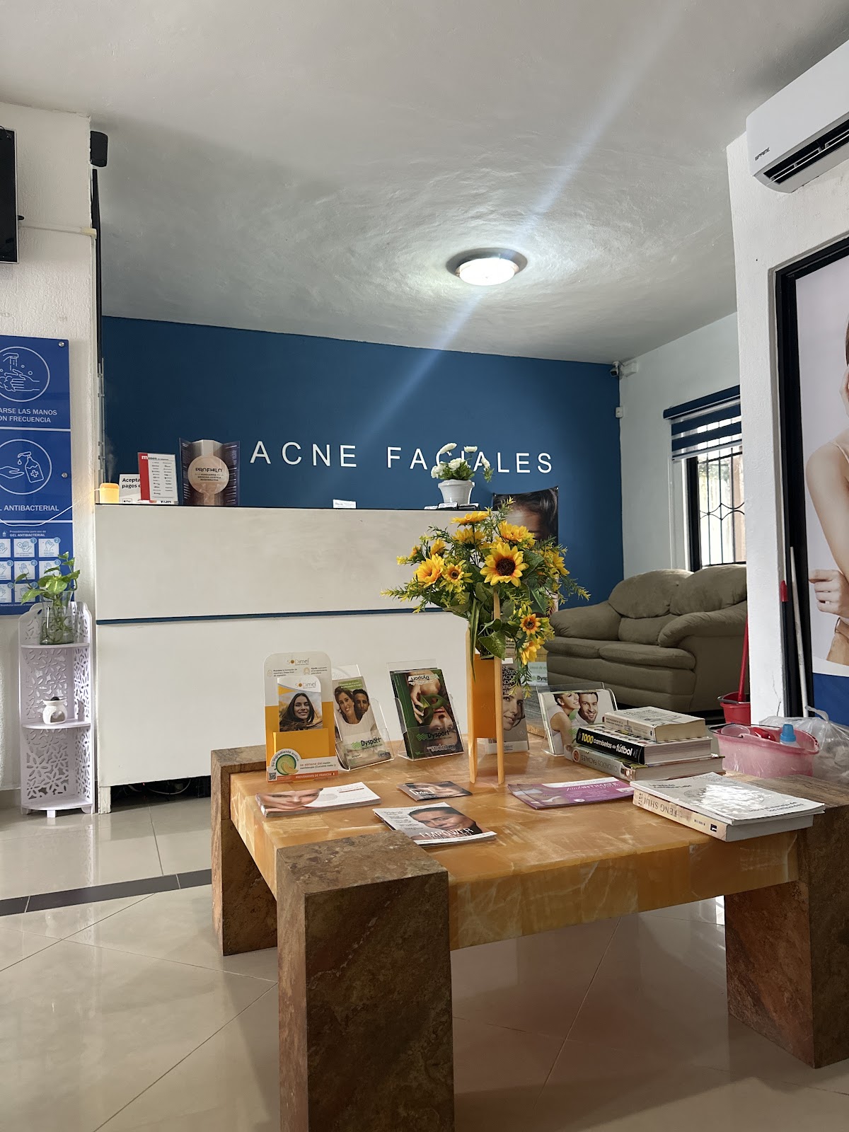 Clinica Acné Faciales Dermatología & Medicina Estetica Anti-Envejecimiento — foto 2