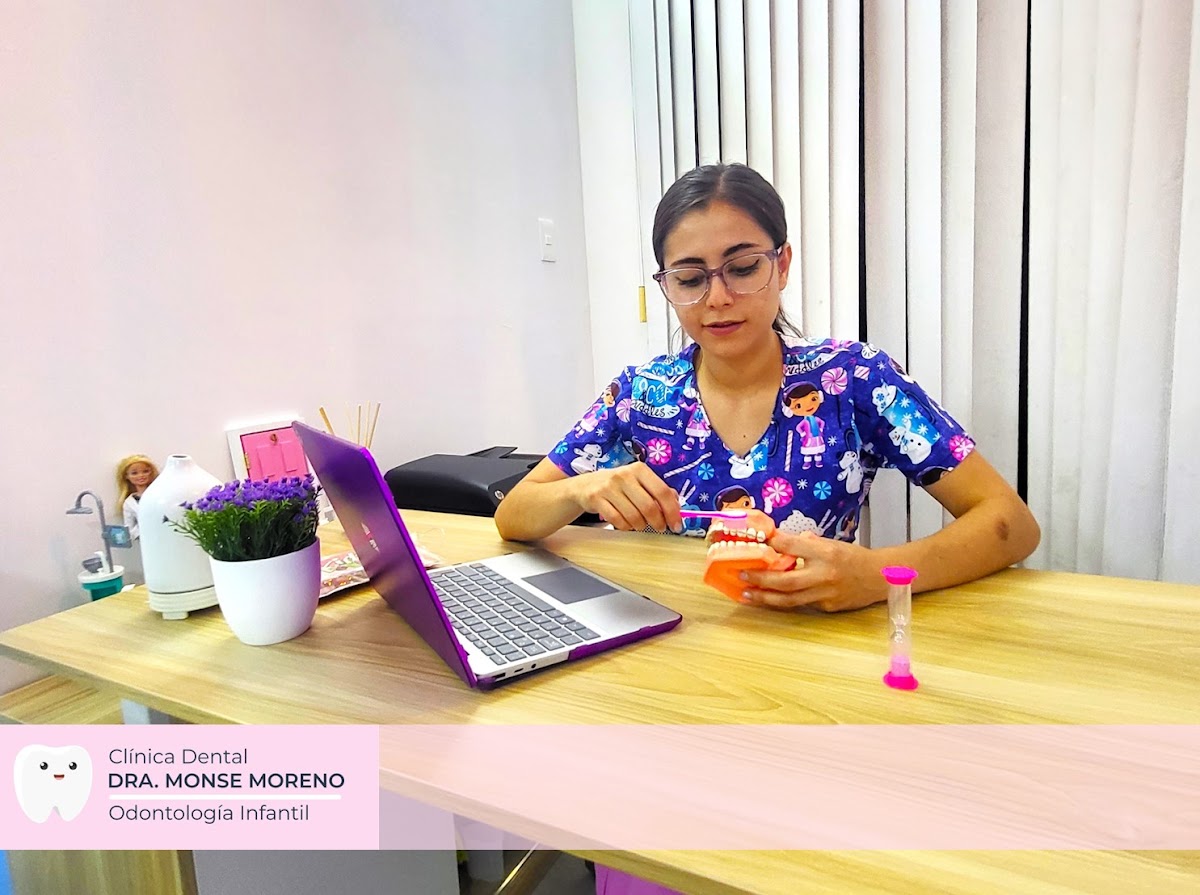 Dra. Monserrat Moreno — foto 4
