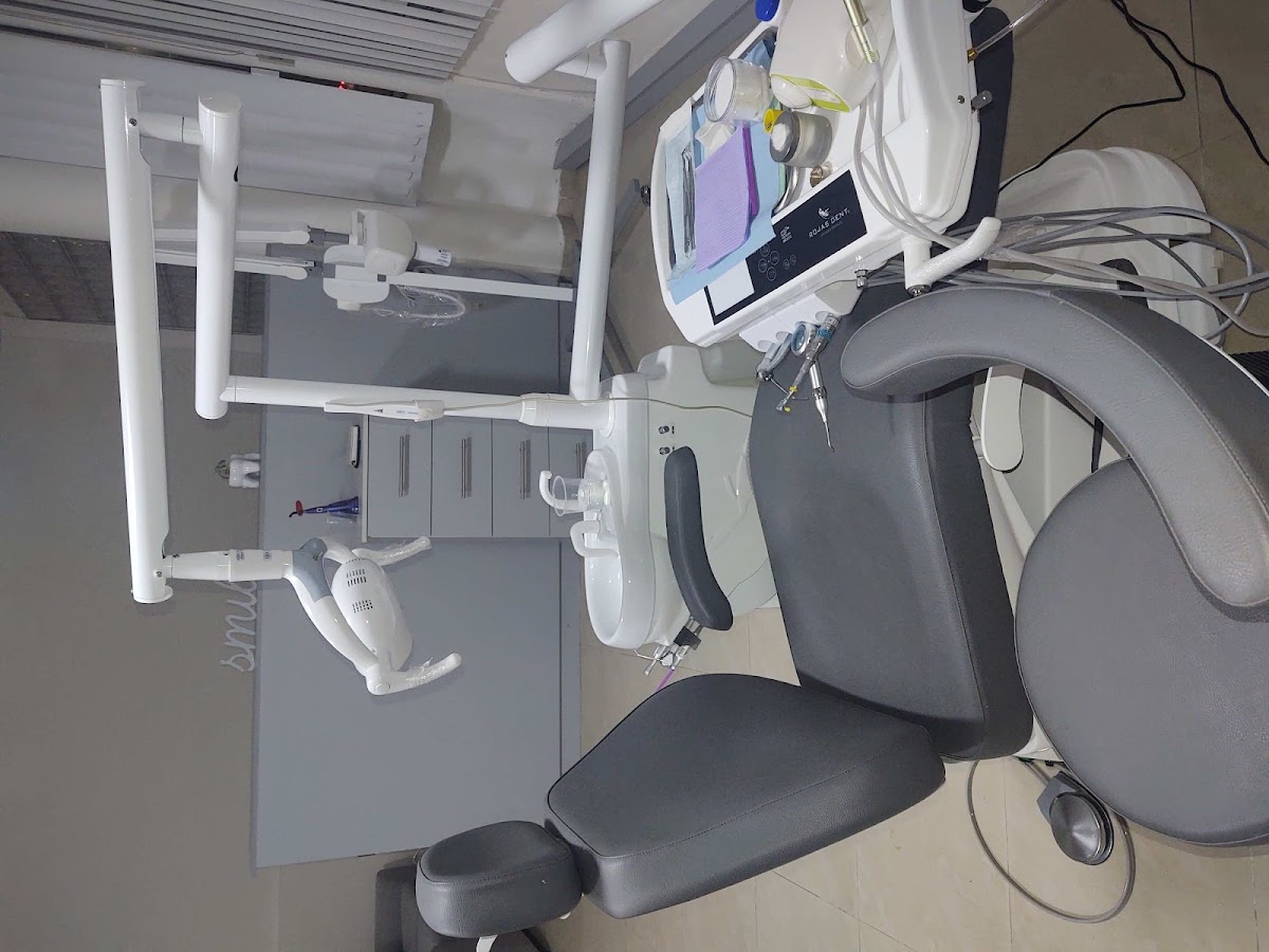 Dentista dentica , jardines de el moral