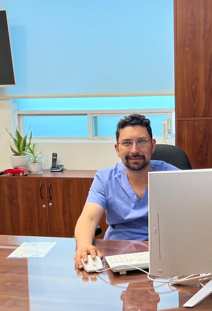 Dr. Araró Molina Coronel, Ginecólogo, Centro Histórico