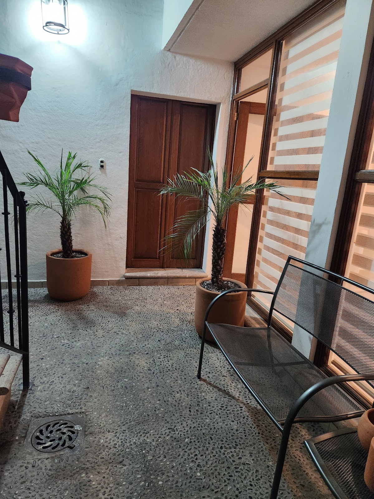 Dr. Araró Molina Coronel, Ginecólogo — foto 4