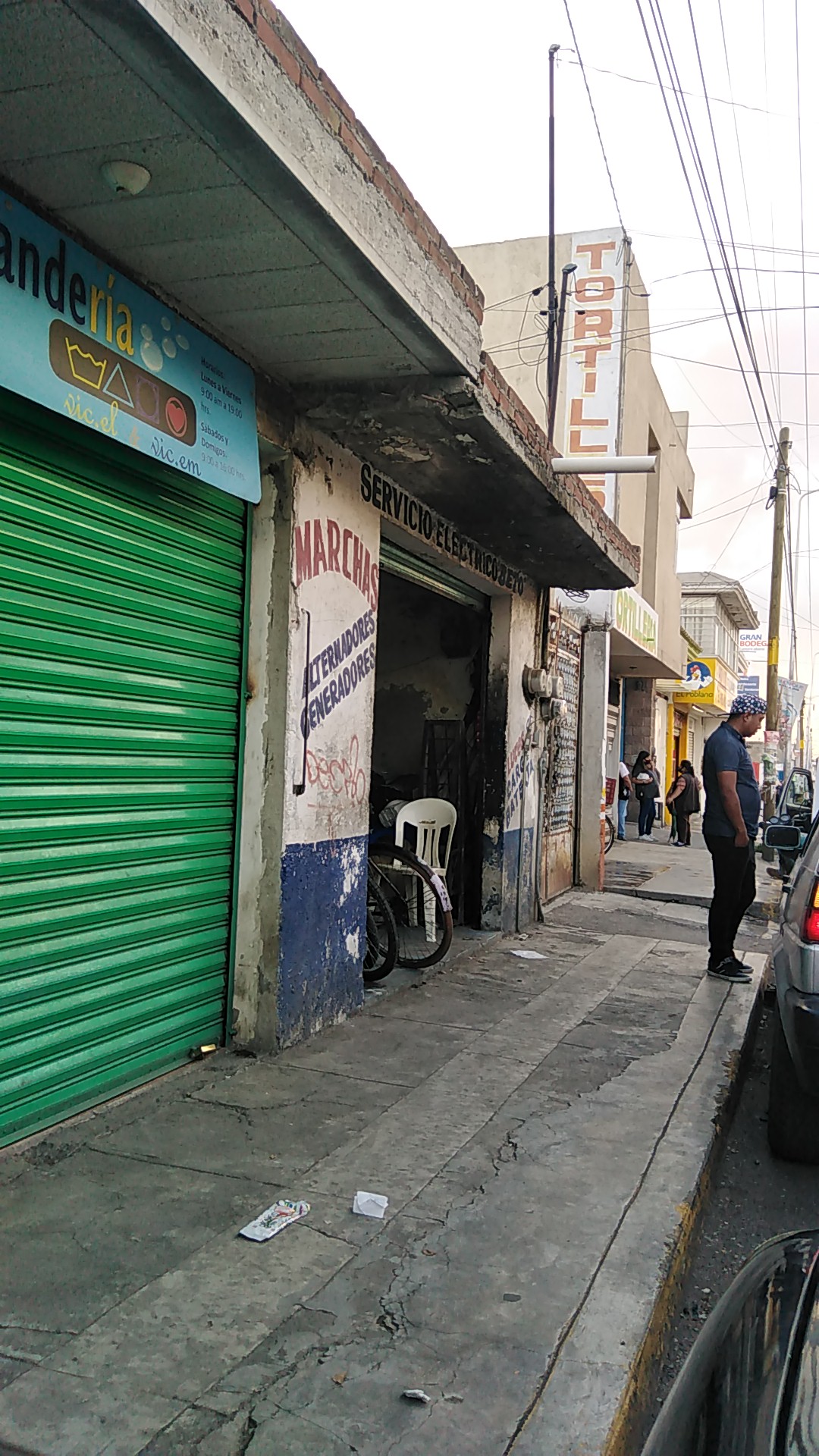 Servicio Electrico 'Beto' pollo, Otras zonas
