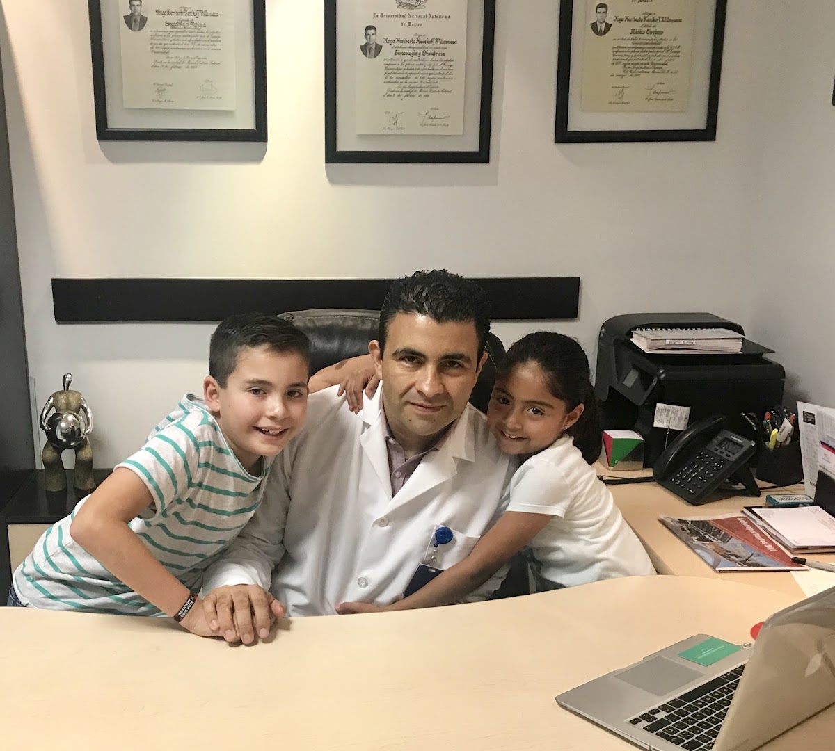 Doctor Hugo Kerckoff Villanueva — foto 4