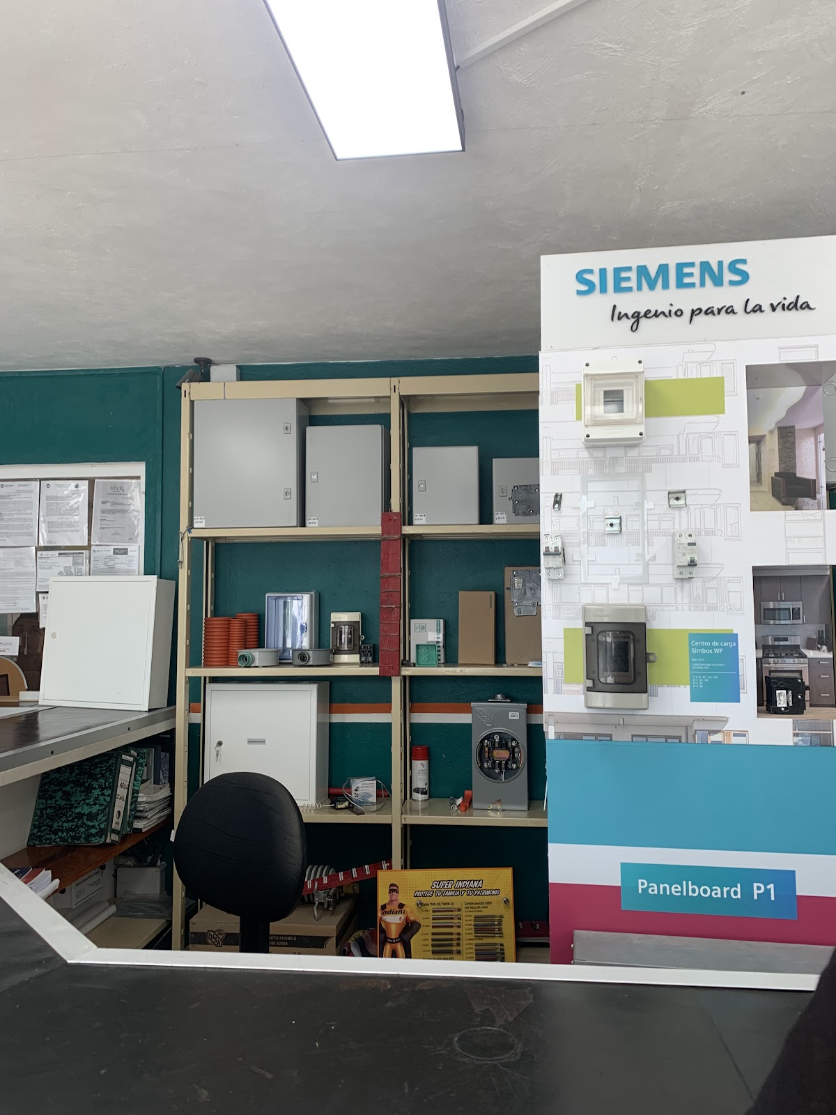 Arluz Comercial S.A. de C.V. — foto 4