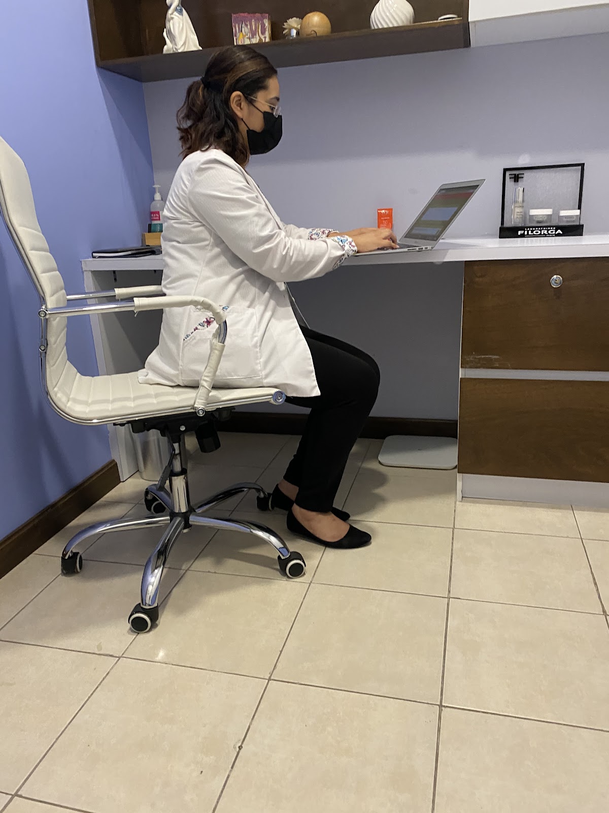 Dra. Circe Ancona Castro, Dermatólogo — foto 3