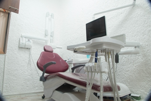 Dr. Kiyonobu Takizawa, Dentista - Odontólogo
