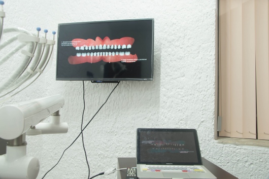 Dr. Kiyonobu Takizawa, Dentista - Odontólogo — foto 4