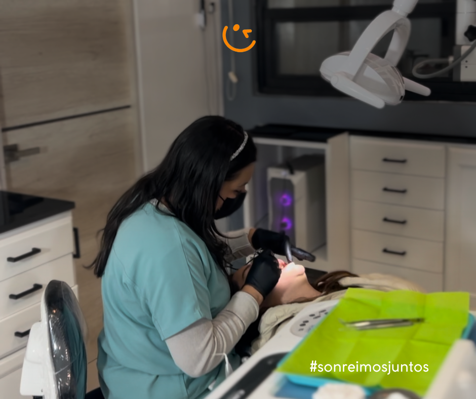 SONRIENTE, odontología avanzada y microscópica