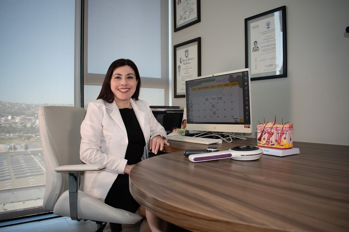 Dra. Esbeydy Garcia Lopez, Dermatólogo — foto 4