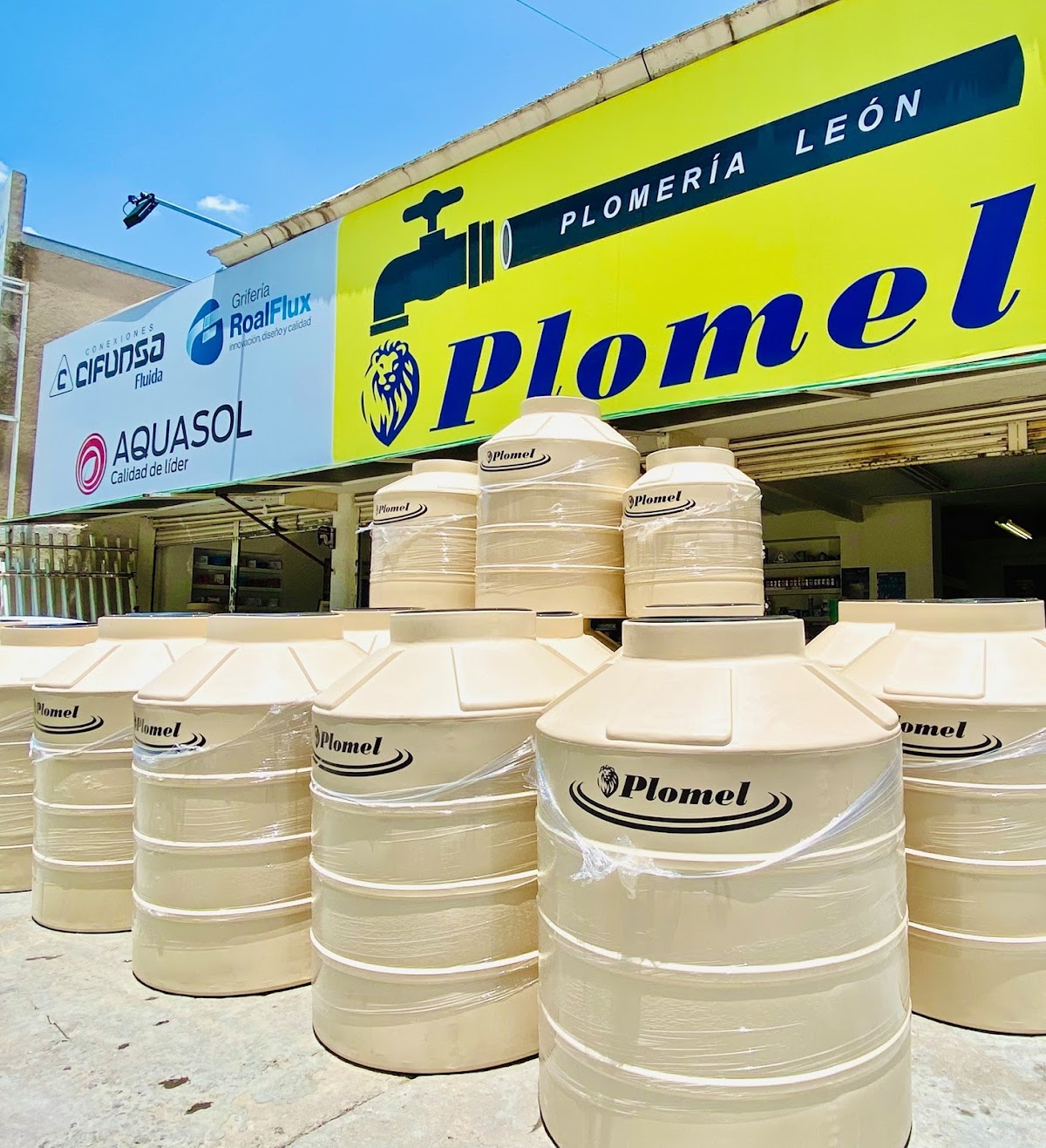 Plomel: Plomería y Ferretería León — foto 4